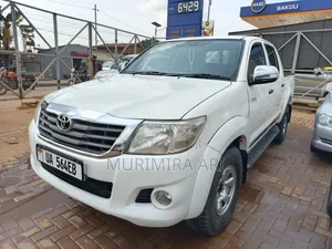 Toyota Hilux 2003 White