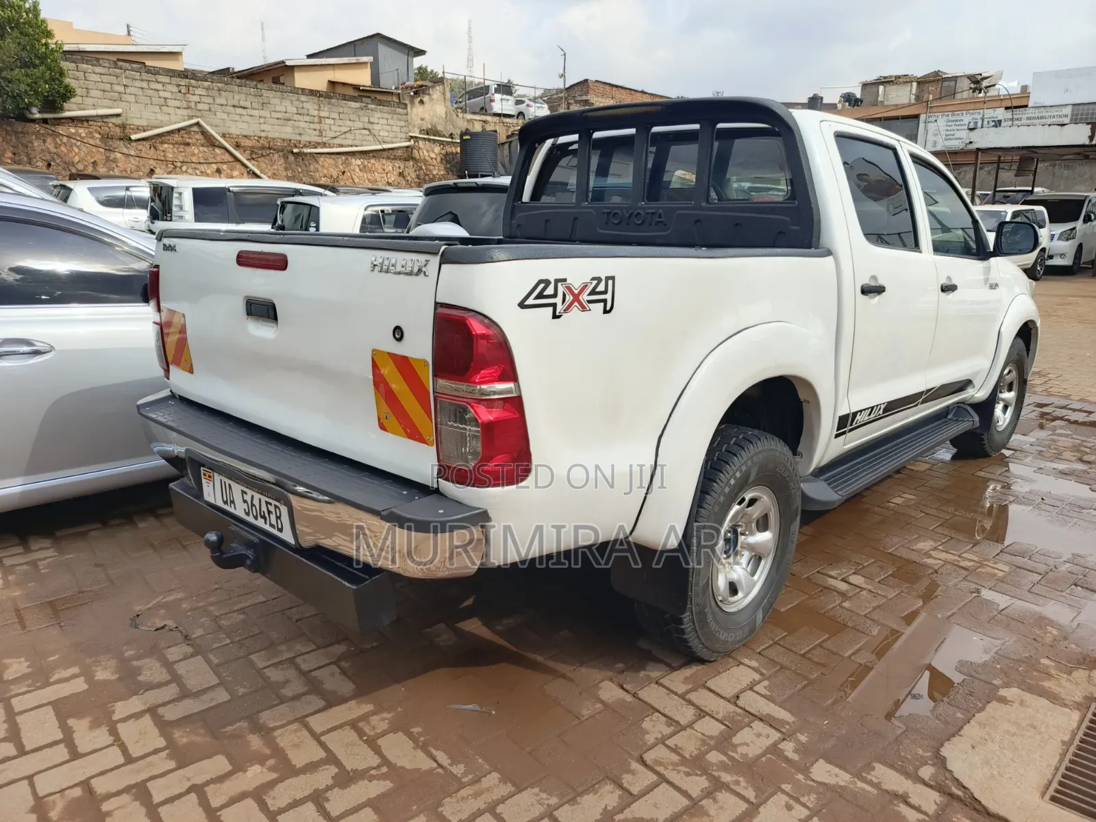 Toyota Hilux 2003 White