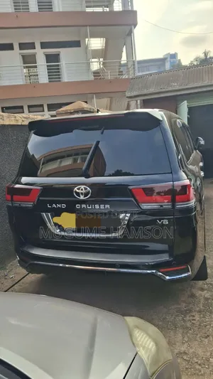 Toyota Land Cruiser 2016 Black