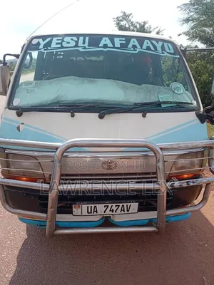 Toyota HiAce 2001 White