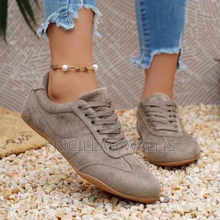 Women’S Retro Suede Sneakers