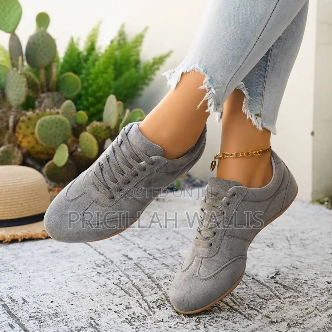 Women’S Retro Suede Sneakers