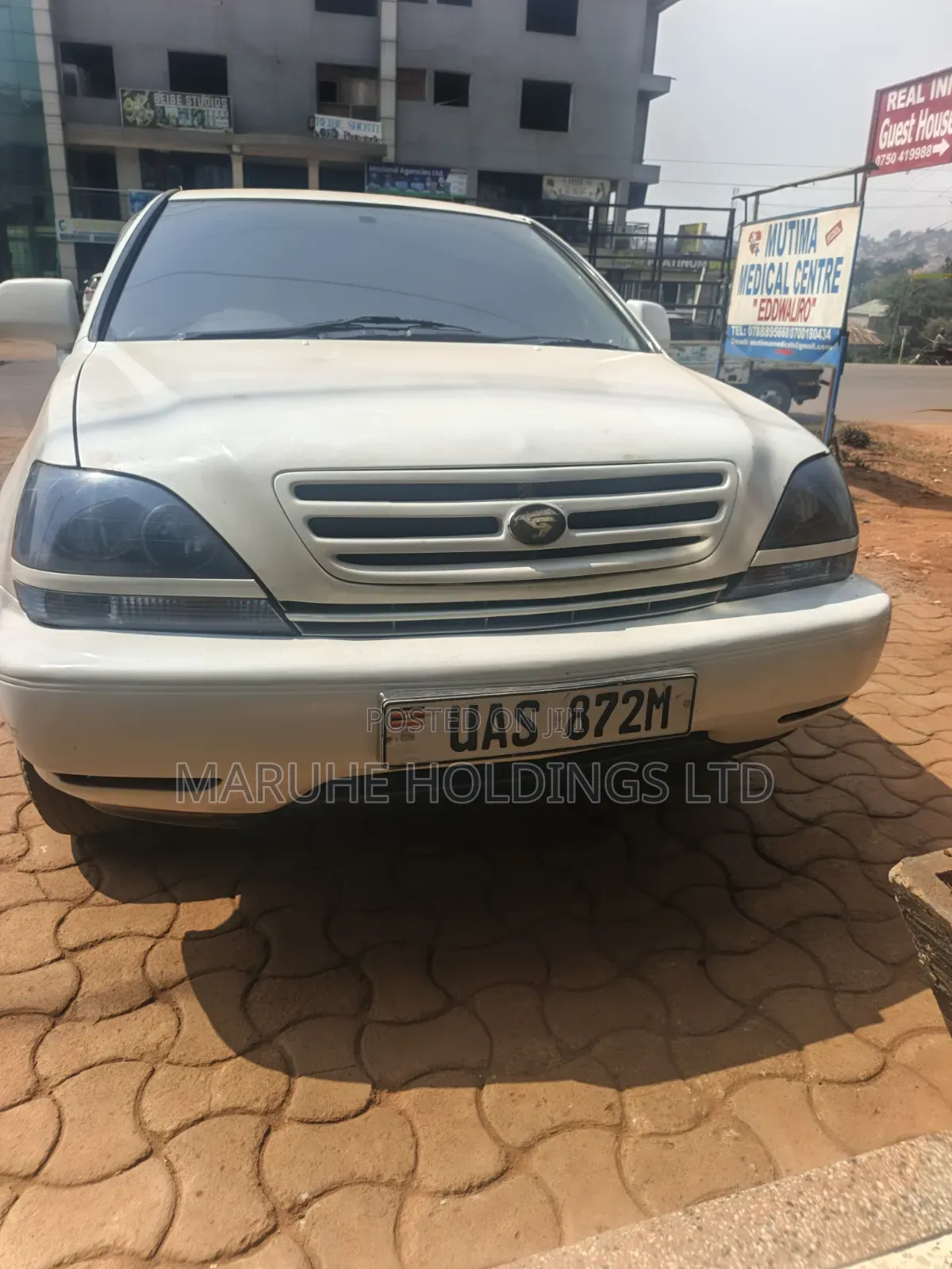 Toyota Harrier 2000 White