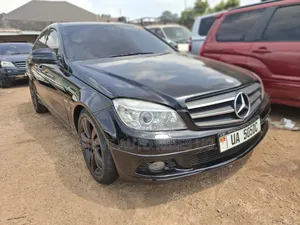 Mercedes-Benz C200 2011 Black
