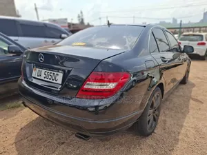 Mercedes-Benz C200 2011 Black