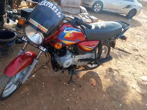 Bajaj Boxer 125 2024 Red