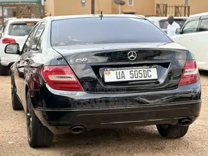 Mercedes-Benz C200 2009 Black