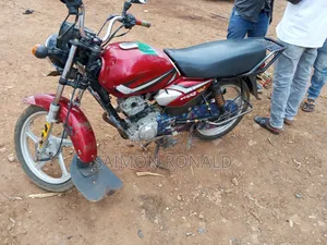 TVS HLX 125 2019 Red