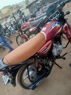 Bajaj Boxer 125 2025 Red