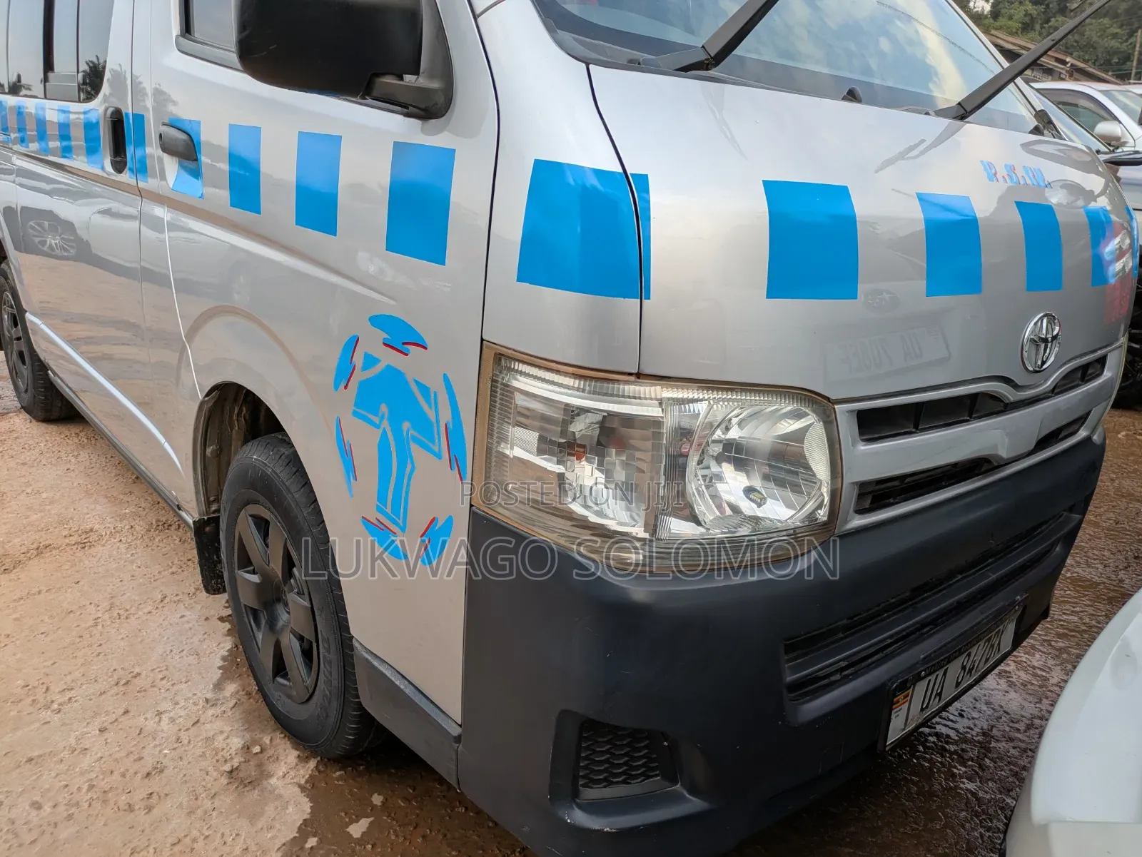 Toyota Regius 2011 Silver