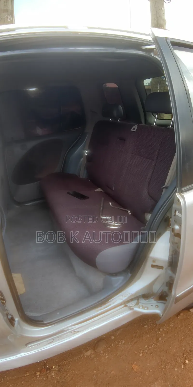 Toyota Raum 2000 Silver