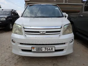 Toyota Noah 2006 White