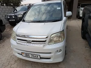 Toyota Noah 2006 White