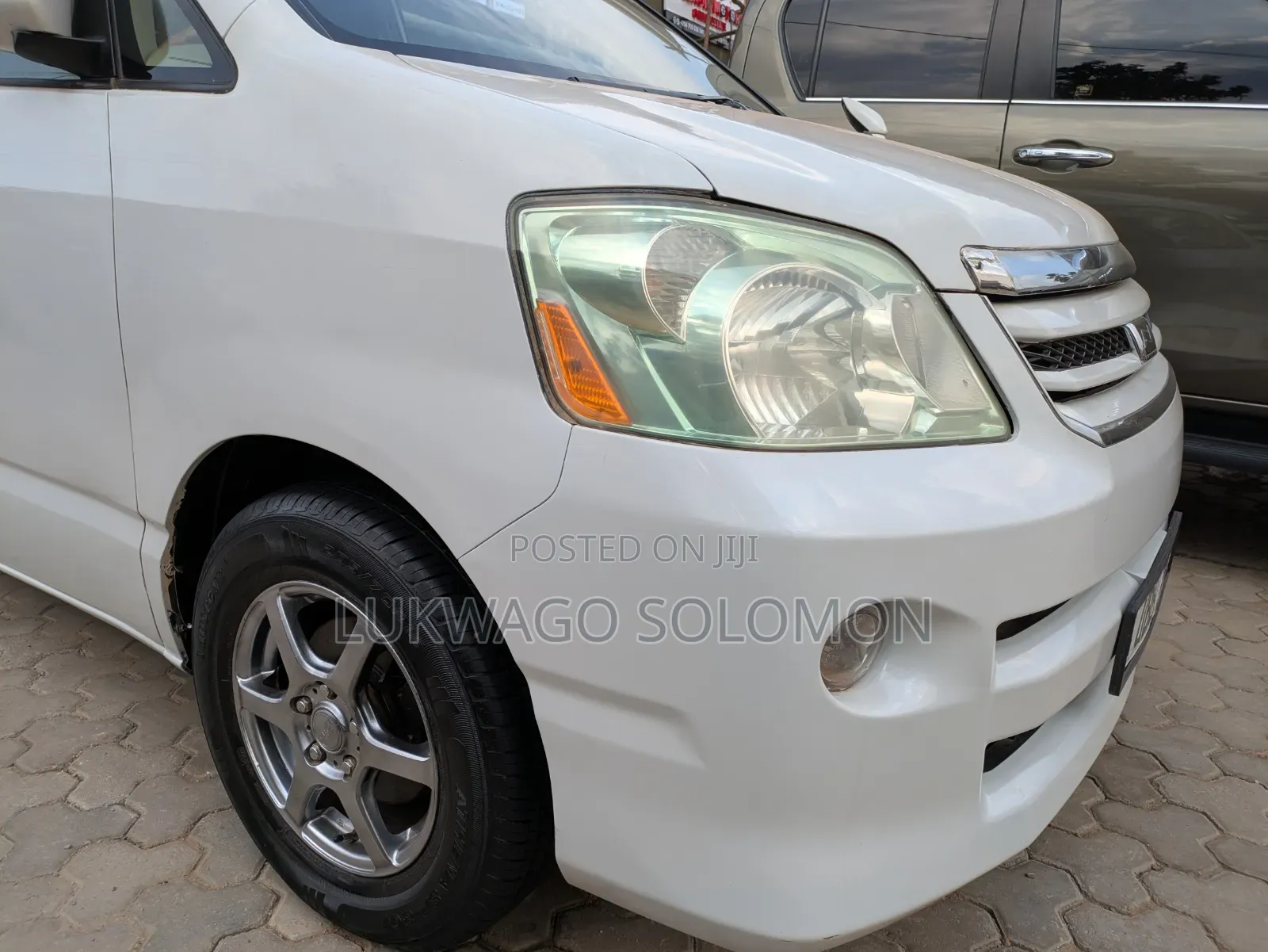 Toyota Noah 2006 White