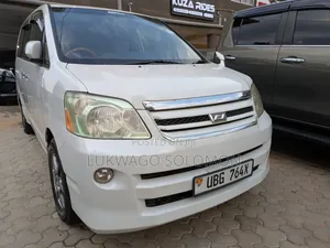 Toyota Noah 2006 White