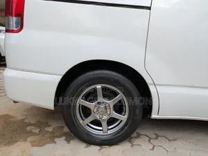 Toyota Noah 2006 White