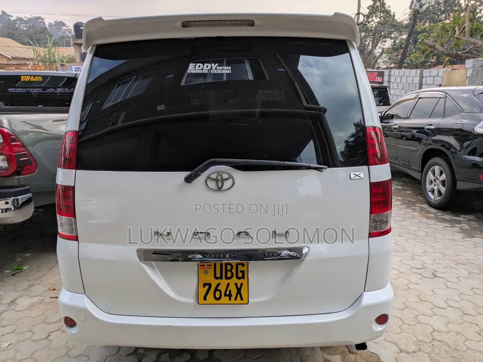 Toyota Noah 2006 White