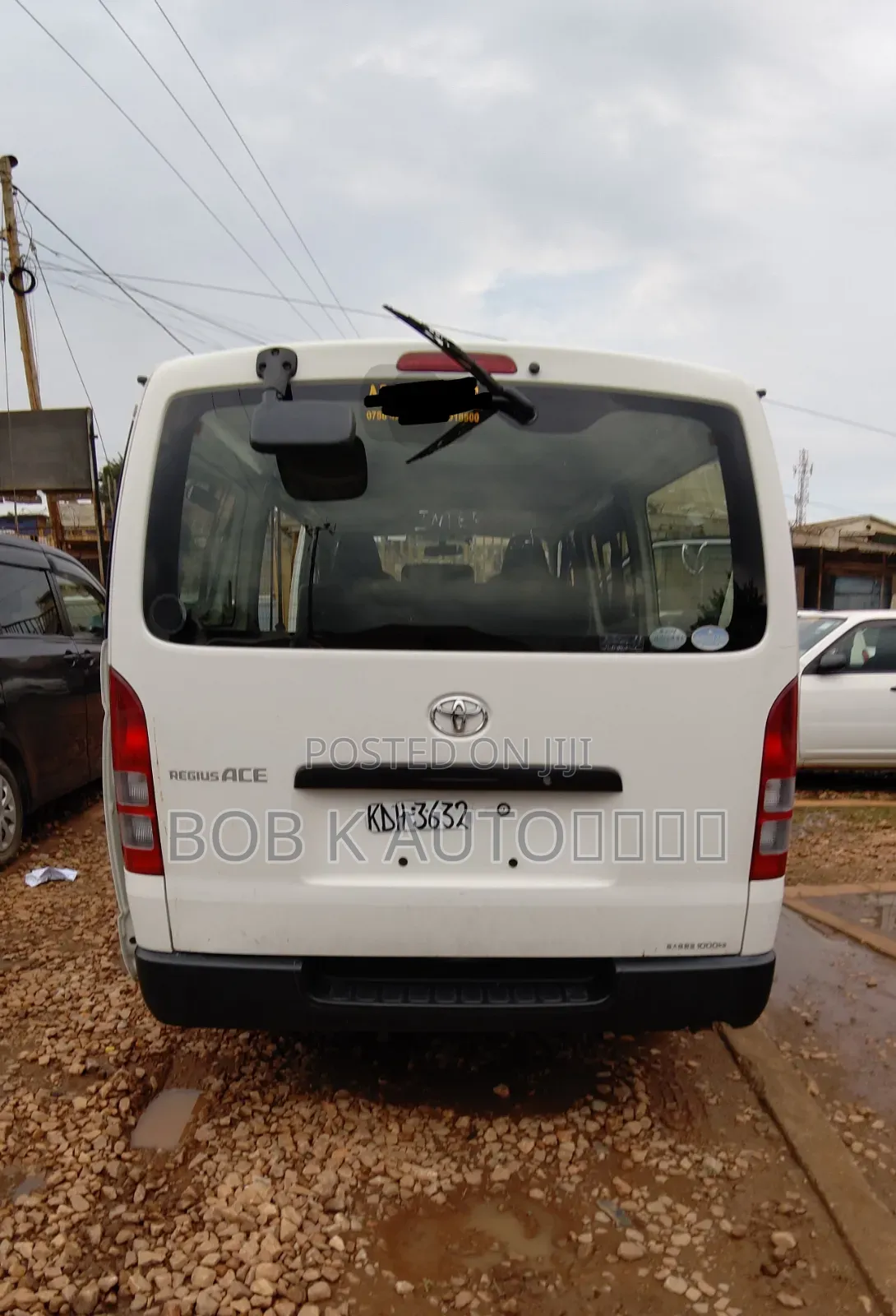 Toyota HiAce 2012 White