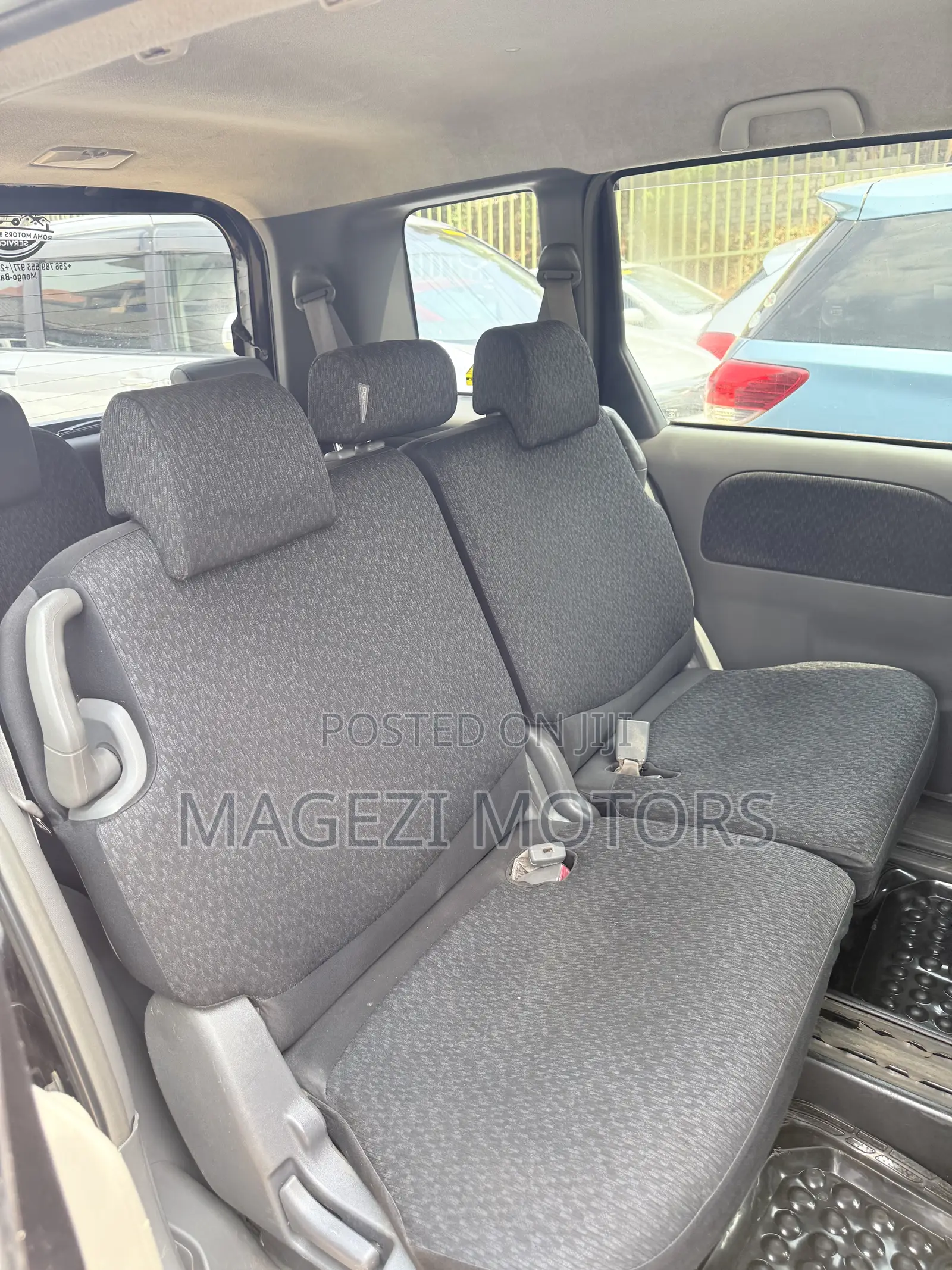 Toyota Sienta 2014 Maroon
