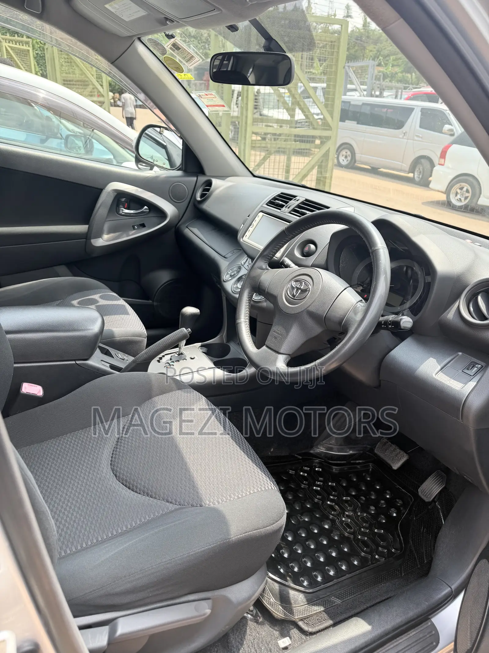 Toyota RAV4 2010 Silver