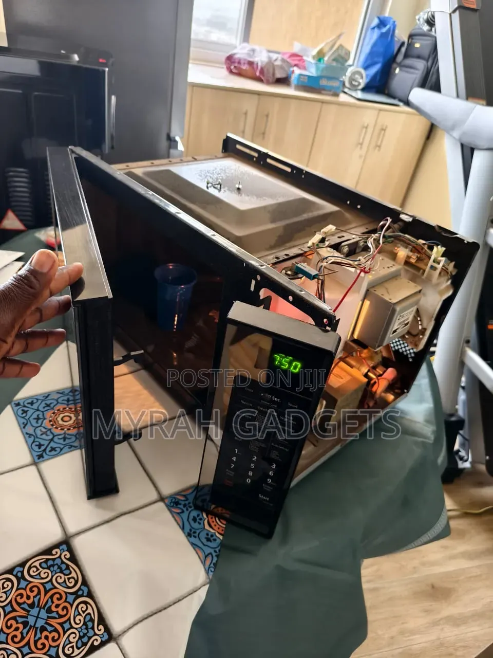 Repair for Microwave Hisense Brand and Black Color