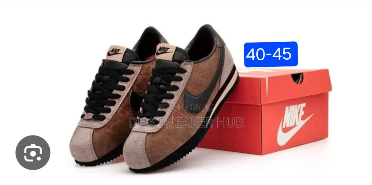 Nike Simple Sneakers