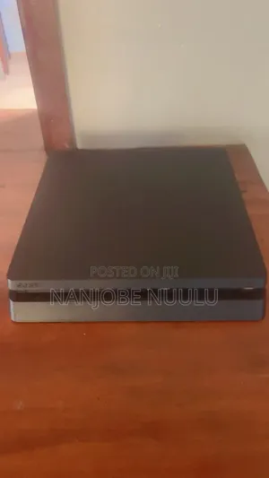 Chipped Ps4 Slim at an Affordable Price With Two Controllers