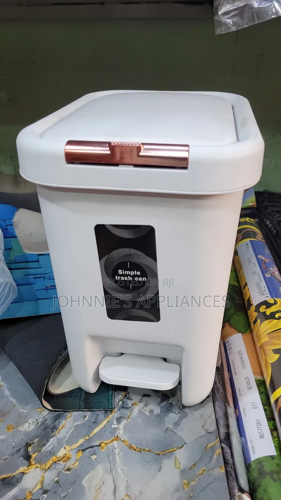 (12l)Peddle Trash Bin / Trash Can