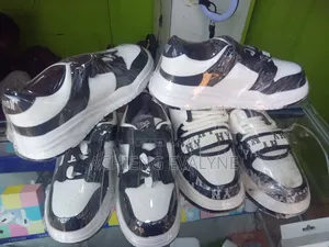 Vally Shoe World