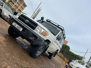 Toyota Land Cruiser 2021 White