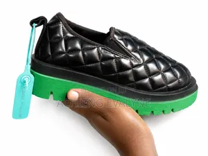 Vally Shoe World