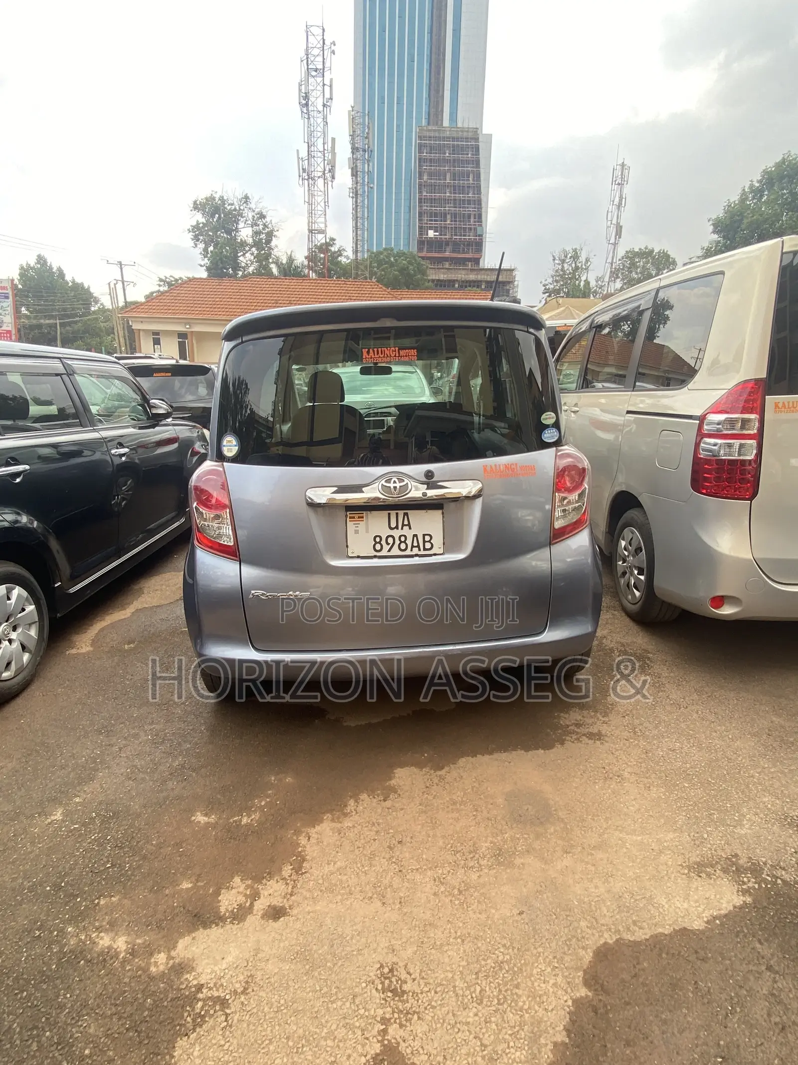 Toyota Ractis 2009 Blue