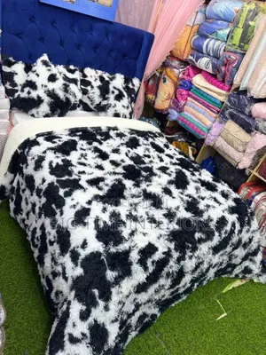 Black and White Warm Fluffy 6pcs Duvet Set 6by6