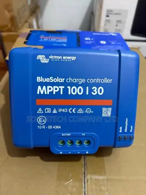 Original Victron Energy Bluesolar MPPT 100/30 Solar Controller