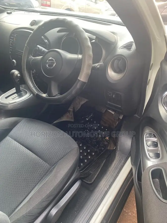 Nissan Juke SV 2013 White