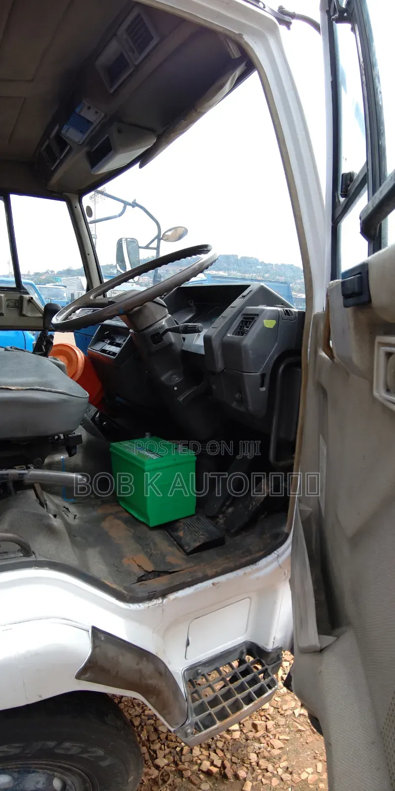 Mitsubishi Fuso Tipper 1995 White