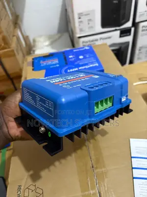 Victron Bluesolar 100w| 30 MPPT Charge Controller and Regulator