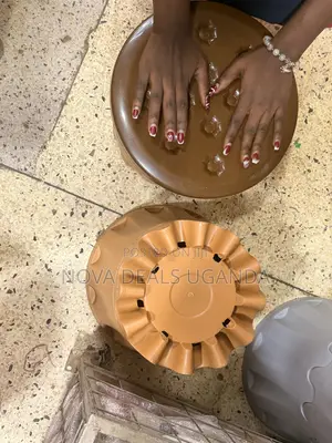 2-in-1 Portable Plastic Seat Chair