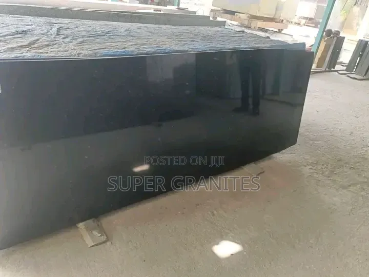 Wavy Gray Granites