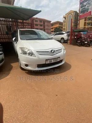 Toyota Auris 2011 White