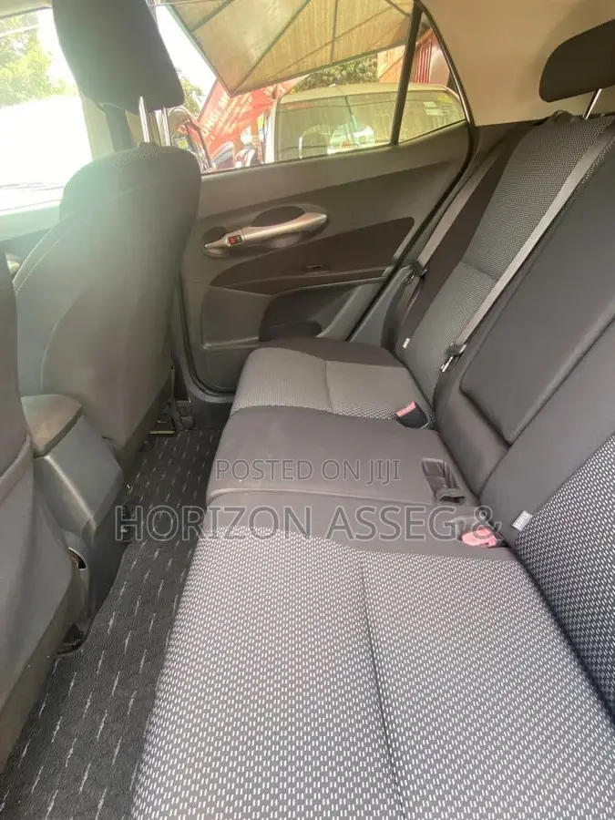 Toyota Auris 2011 White