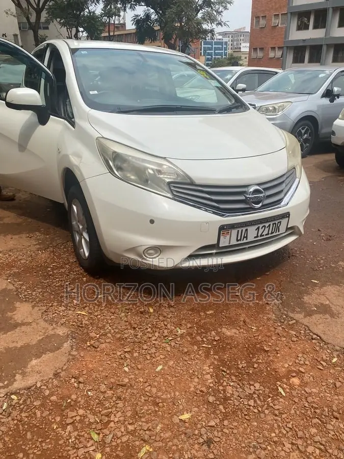 Toyota Auris 2011 White