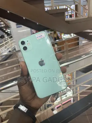 New Apple iPhone 11 64 GB Green