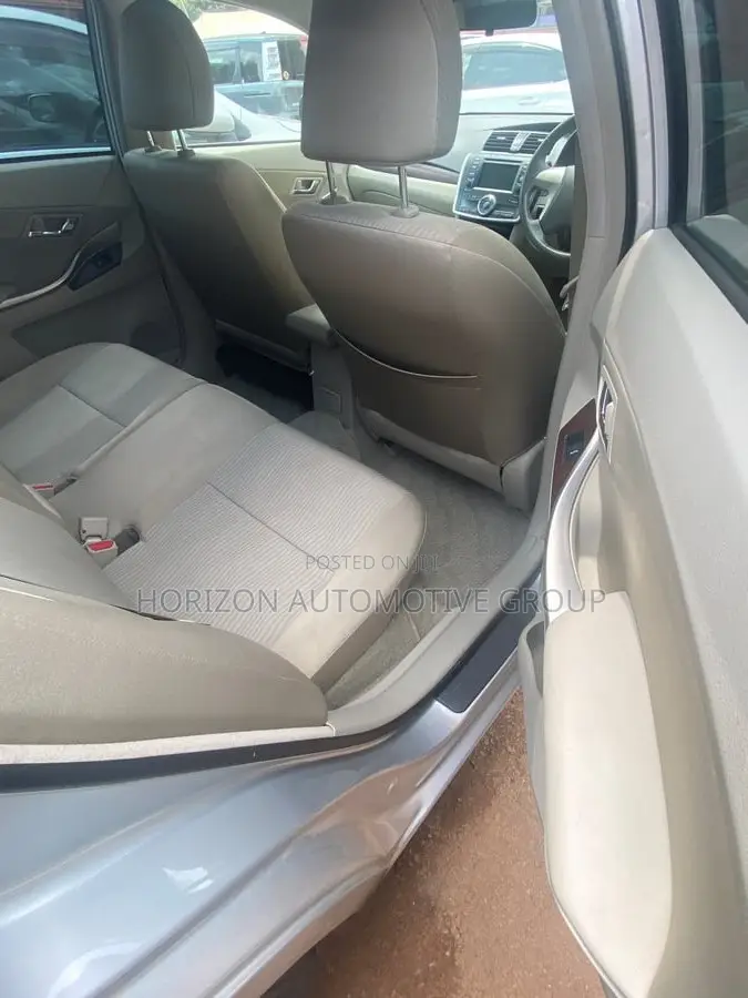 Toyota Premio 1.8 FWD 2011 Silver