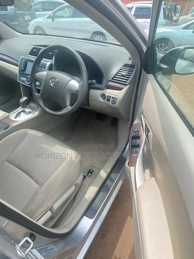 Toyota Premio 1.8 FWD 2011 Silver