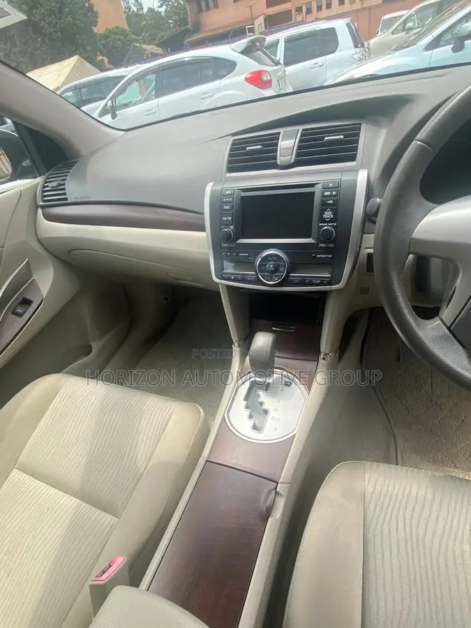 Toyota Premio 1.8 FWD 2011 Silver