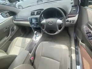 Toyota Premio 1.8 FWD 2011 Silver