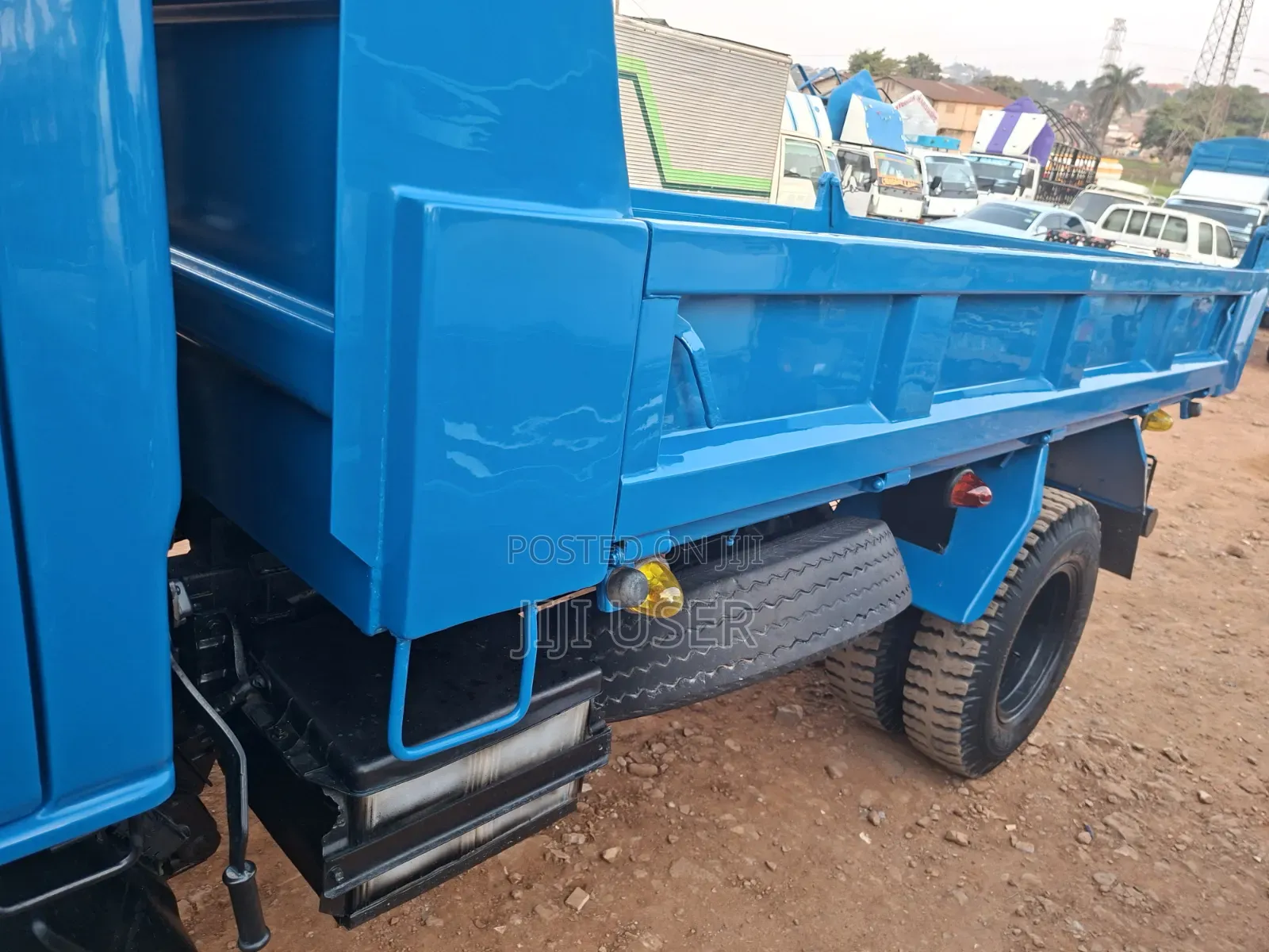 Mitsubishi Canter Dumper