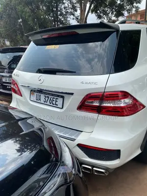 Mercedes-Benz M Class ML350 4MATIC 4dr SUV AWD (3.5L 6cyl 7A) 2014
