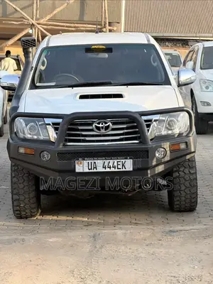 Toyota Hilux 2008 White